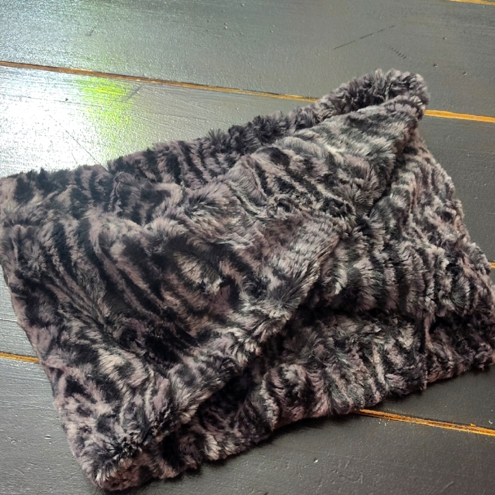 PANDEMONIUM- WOMEN'S Faux Fur Animal Print INFINITY Scarf